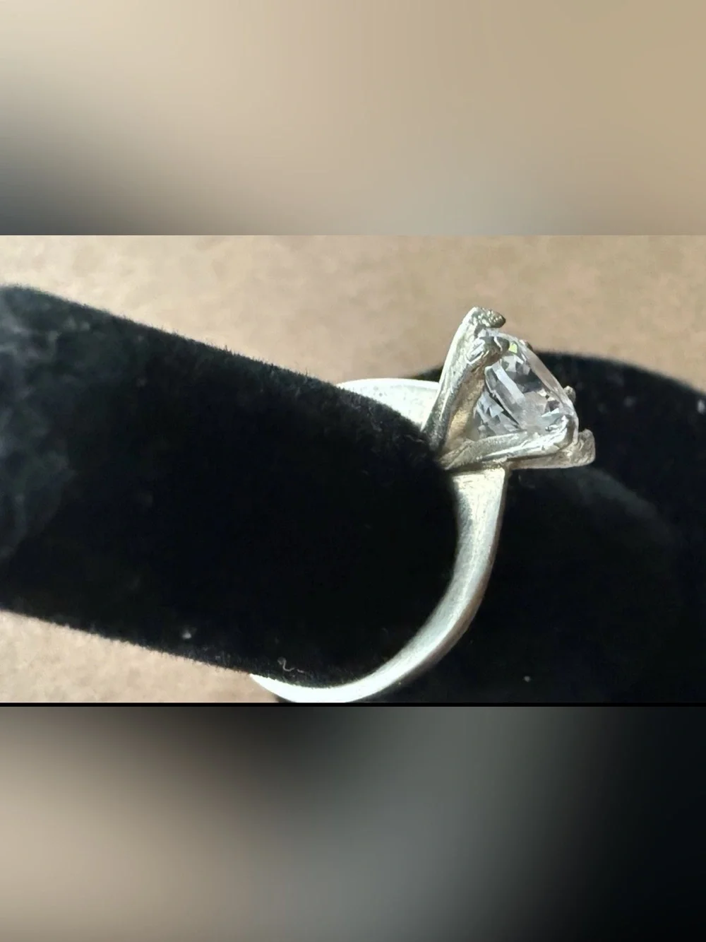 925 Sterling Silver Engagement Ring women’s Clear Crystal Prong setting Size 6